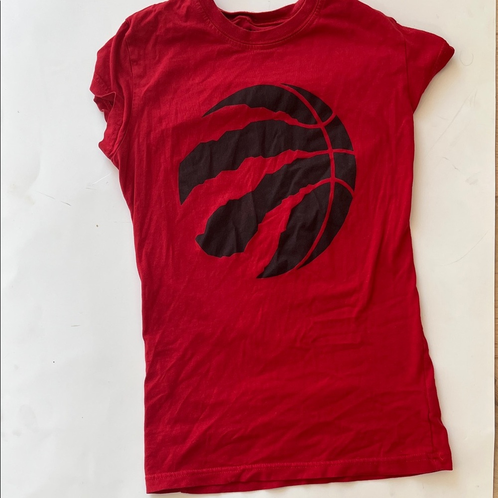 NBA size S Red Kids Basketball Graphic T-Shirt